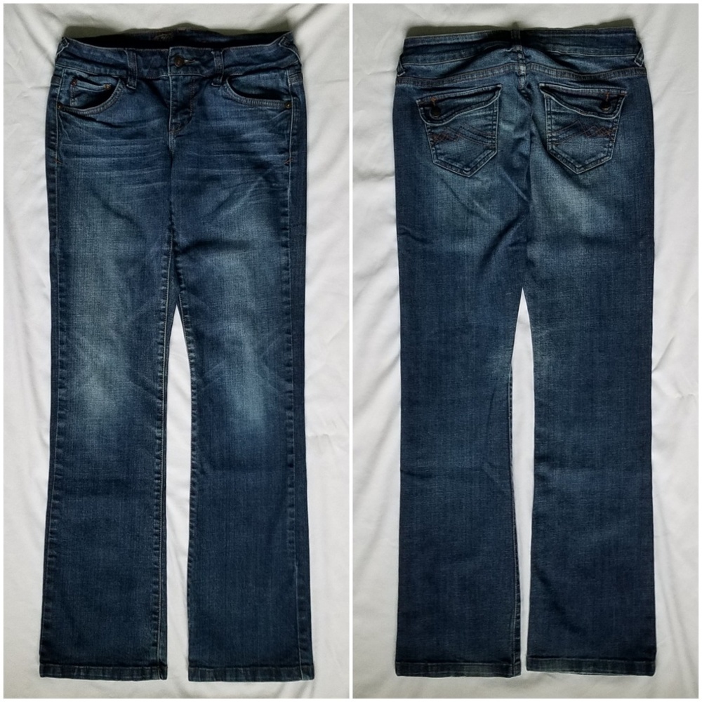 dELIAs Reece Low Rise Boot Cut Jeans - Picture 6 of 7